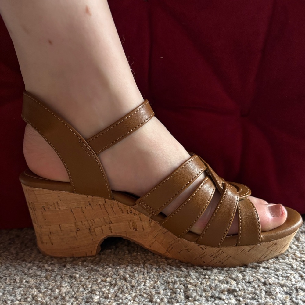 Baretraps Tan Cork Wedge Sandals – Size 6.5M